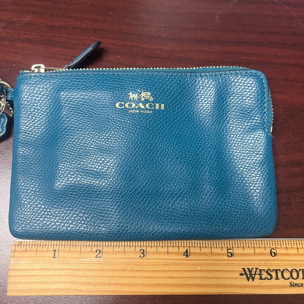 ⭐️⚡️Coach Blue Leather Wristlet - Picture 10 of 12